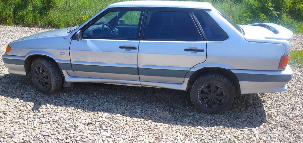 Авто. Самара 2115.