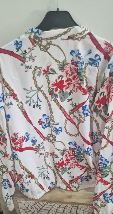 Bomber florido acetinado