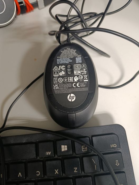 Klawiatury,kable HDMI,zasilające komputery,ladowarki  suchawki