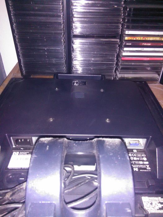 2 monitores, 2 teclados, 1 rato e colunas - ler descrição