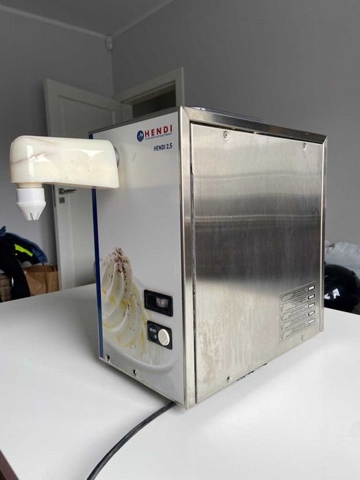 Automat do bitej śmietany Hendi