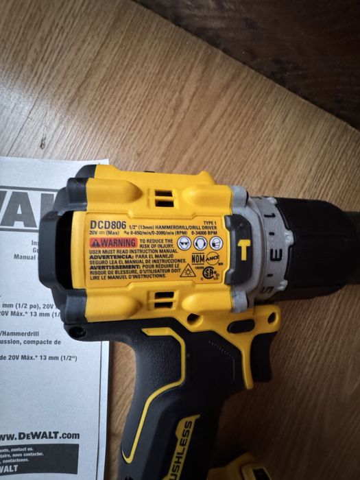 Аккумуляторный бесщеточный ударный шуруповерт Dewalt DCD806B 20V