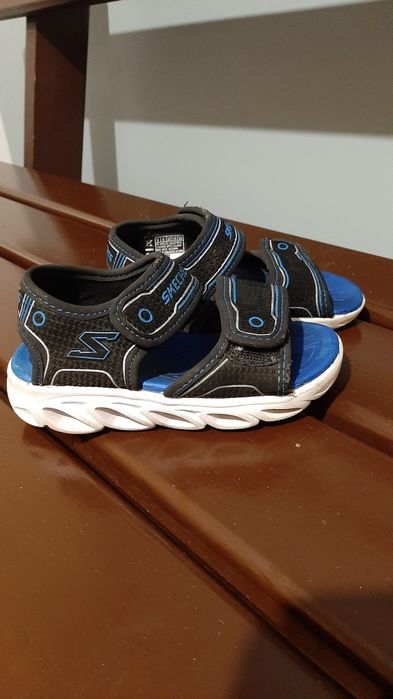 Сандалі скетчерс