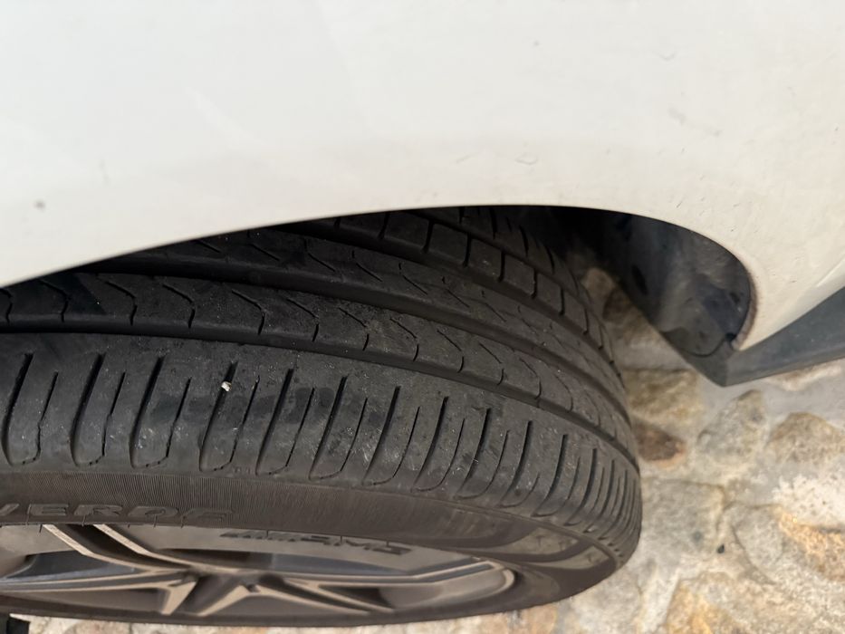 Mercedes Benz     EQC 400