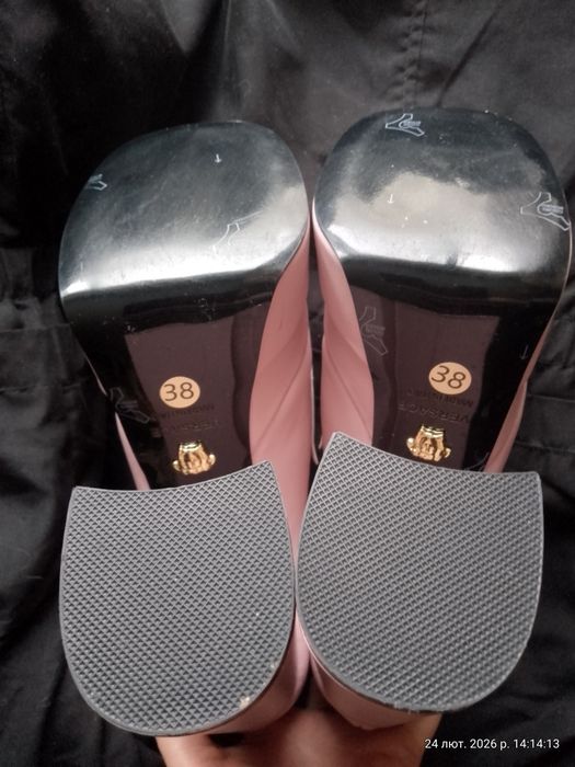 Туфлі Versace для танців, пілон