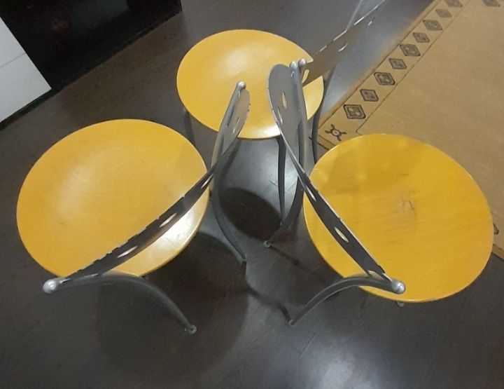 Mesa de cozinha  usada e cadeiras 50€
