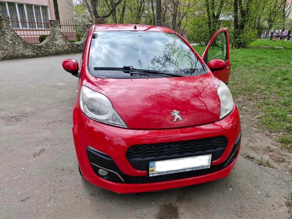 Продам совє авто Peogeot 107 коробка автомат