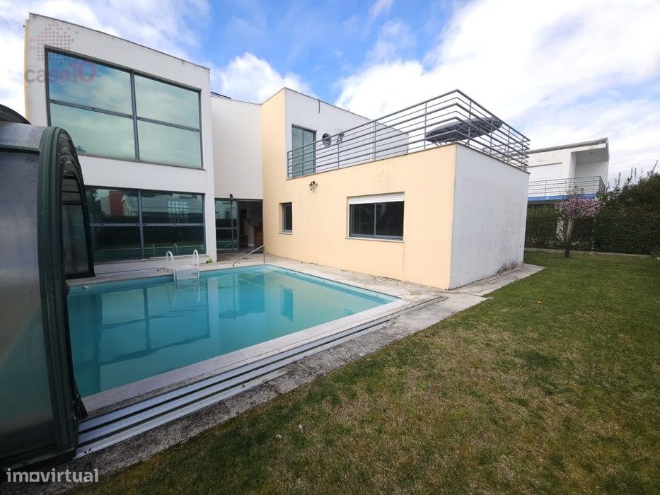 Moradia V3 com piscina para arrendar em Palmela
