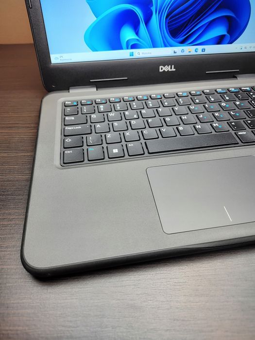 SOLIDNY Dell Latitude 3310 i5-8265U 8GB RAM 256SSD Win11