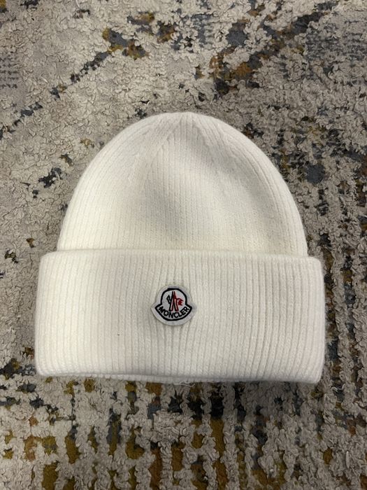 Gorro moncler novo
