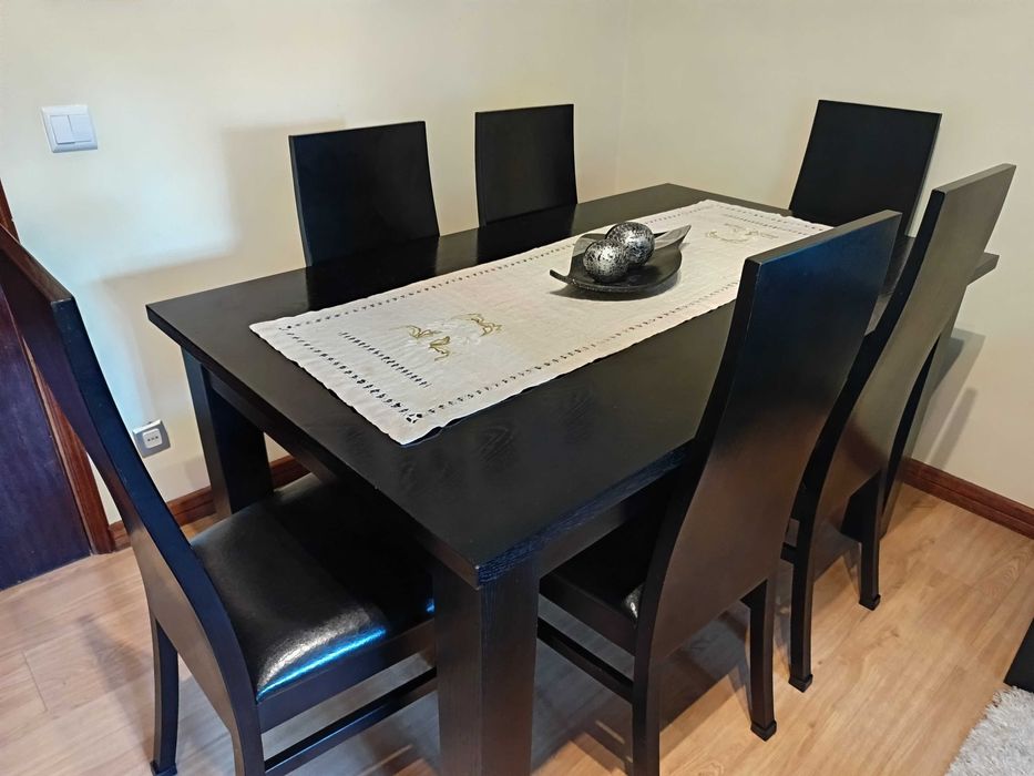 Mesa sala de jantar e 6 cadeiras