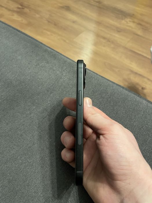 Iphone 15 128gb хороший стан