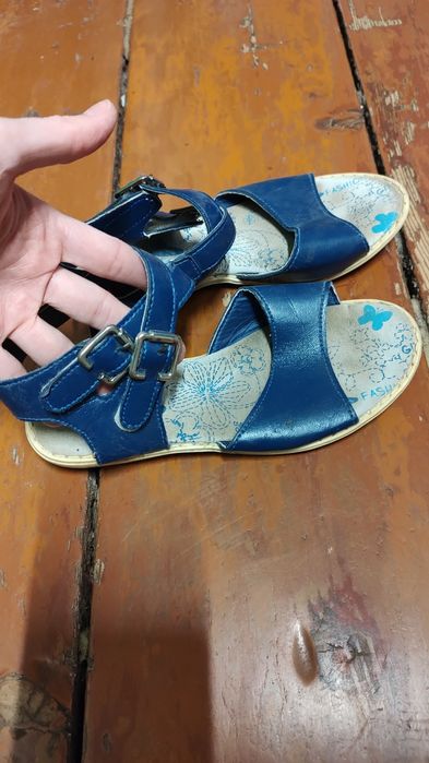 Босоніжки для дівчинки