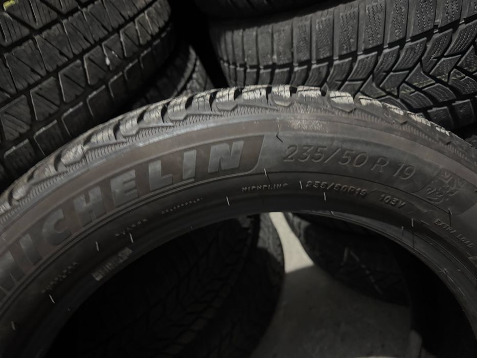 235 50 19 103vMichelin pilot alpin 5