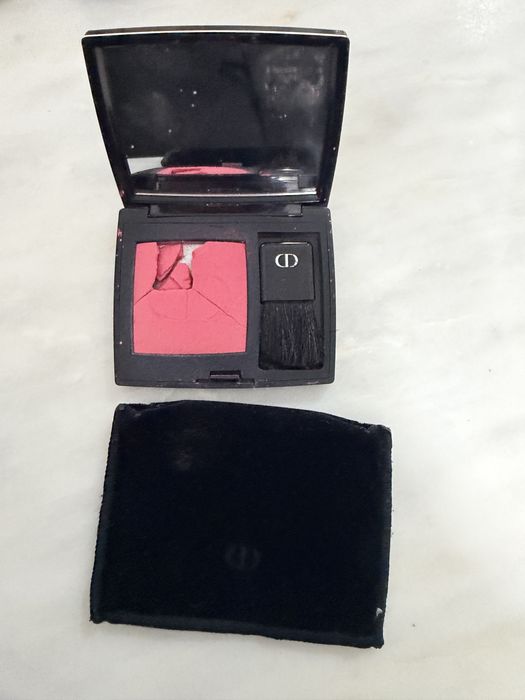 blush de marca Dior445446279492413441