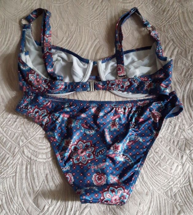 Купальник раздельный мягкая чашка на кости 40 D (L) Венгрия