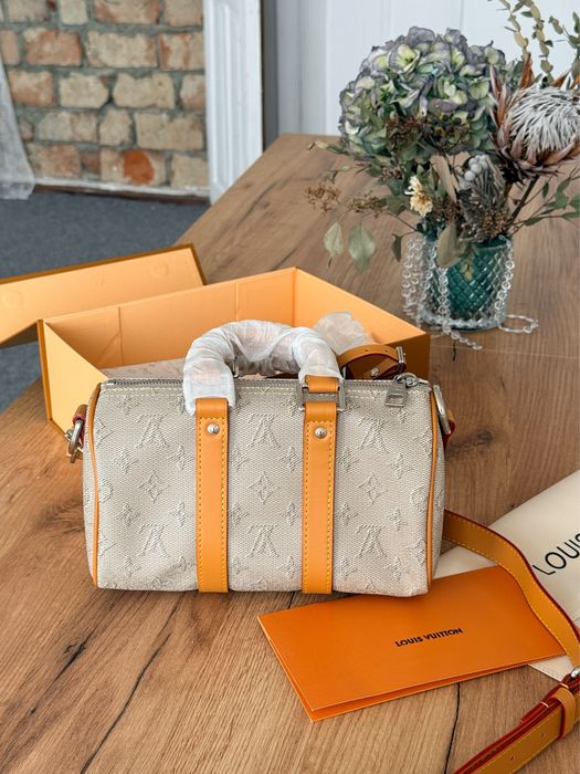 Сумка Louis Vuitton Keepall Bandouliere 25 Monogram Light Canvas 30