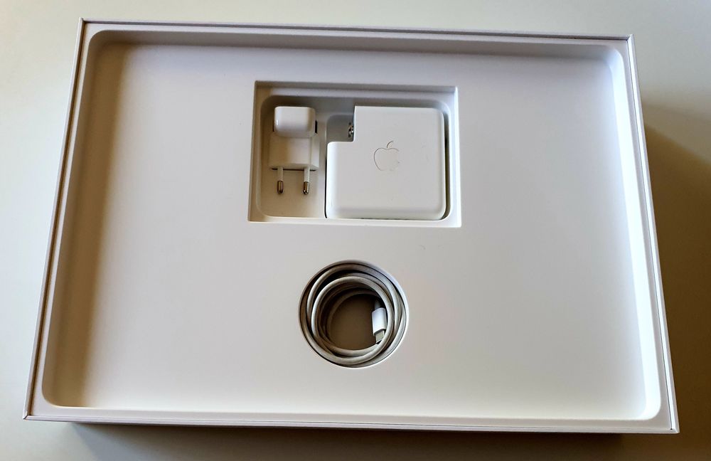 MacBook Pro 15&quot; – Battery and Keyboard Brand New!64551187465859123