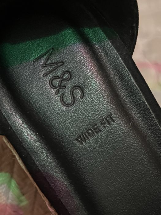 Босоніжки замшеві M&S