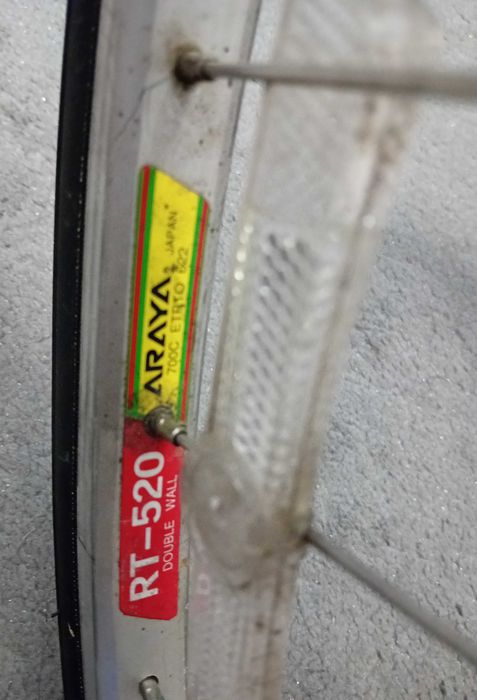 Komplet kół rowerowych 700C , piasty Campagnolo,obręcze Araya.