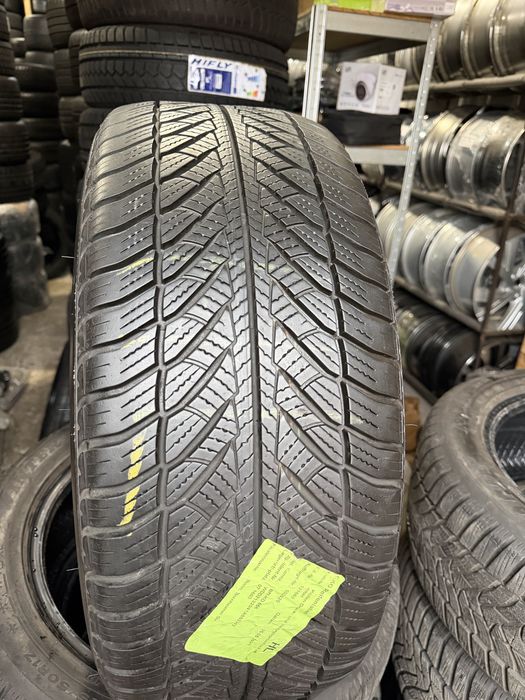 245/45/18 Goodyear UltraGrip 8 Performance 245/45 R18 100V XL MOE Run Flat *