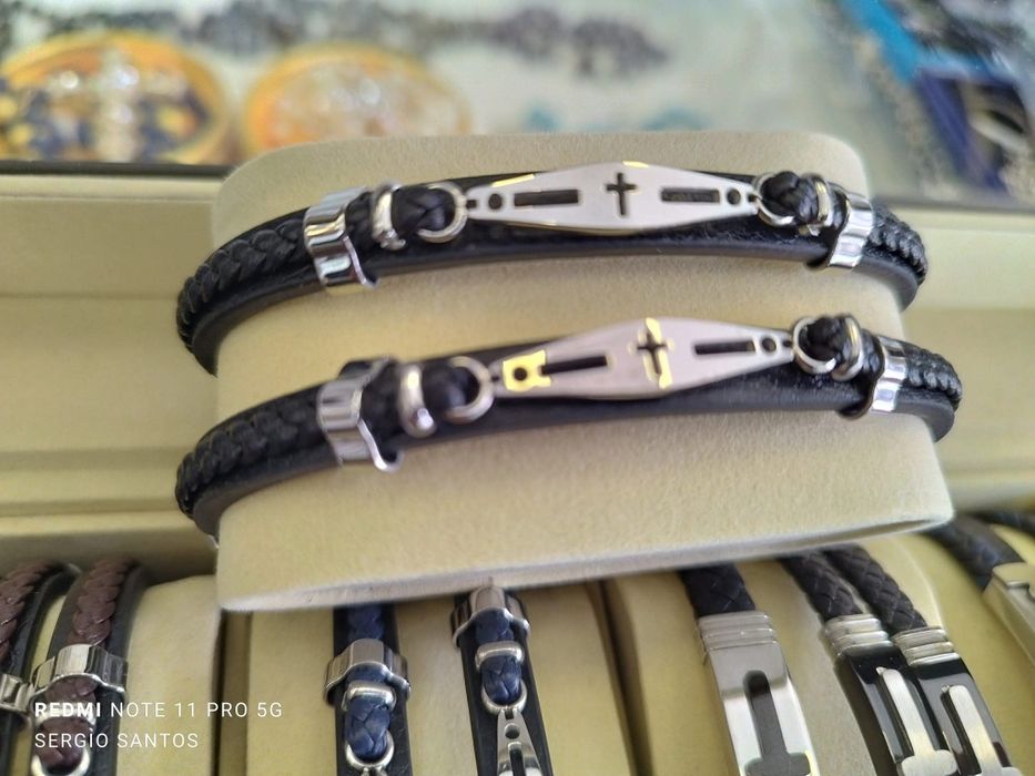 Pulseiras em pele original e aço inoxidável