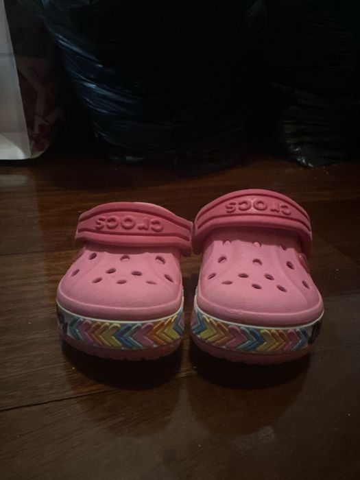 Crocs rosa - tamanho 4