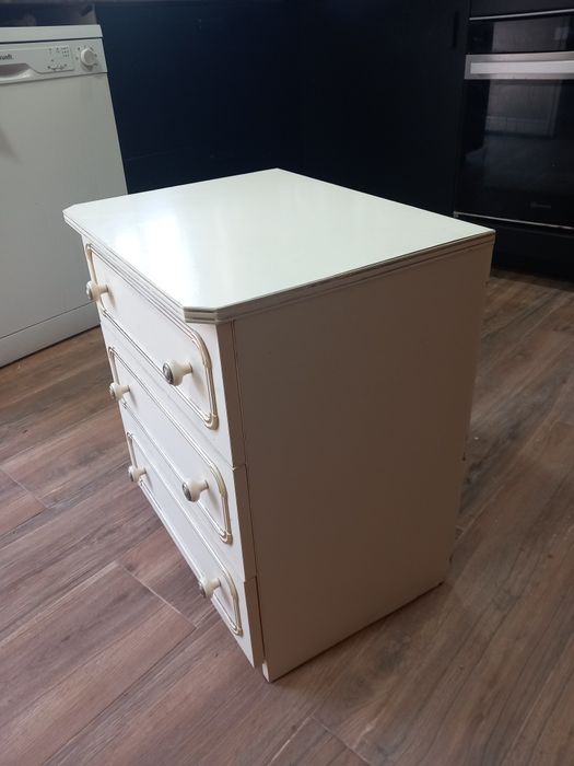 Mesa cabeceira c/ 3 gavetas