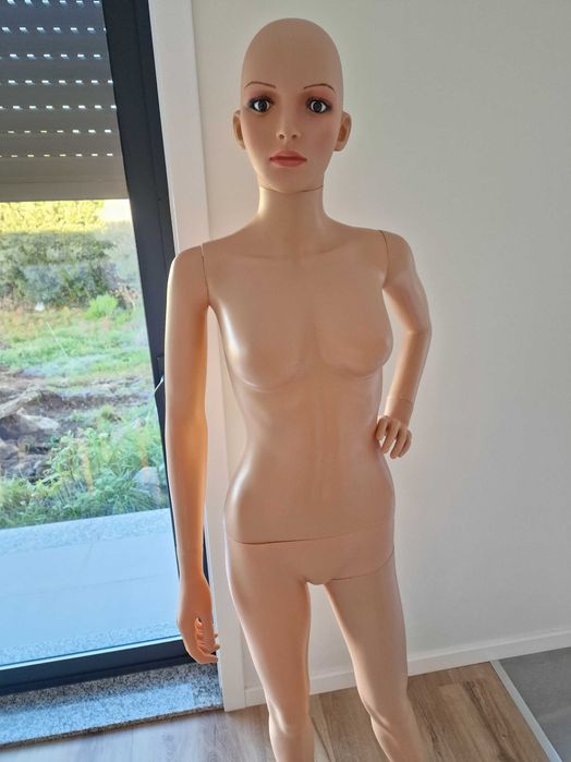 Manequim feminino