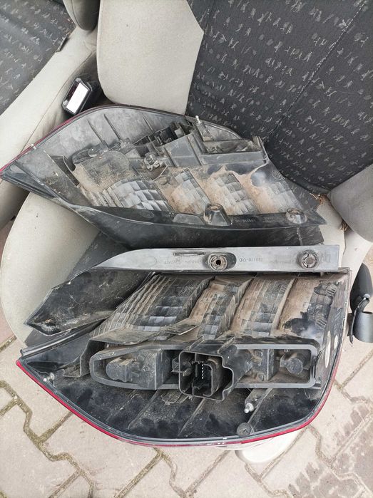 Renault ScenicII Lampa Tylna L+R b.ładne