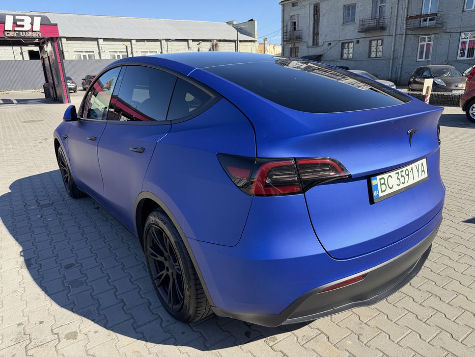Tesla model Y 2021