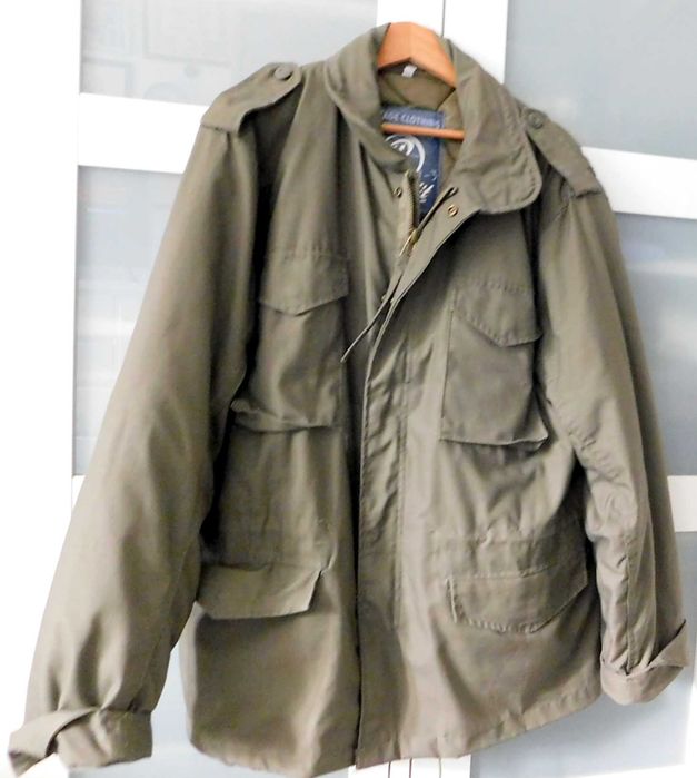 Kurtka w stylu militarnym