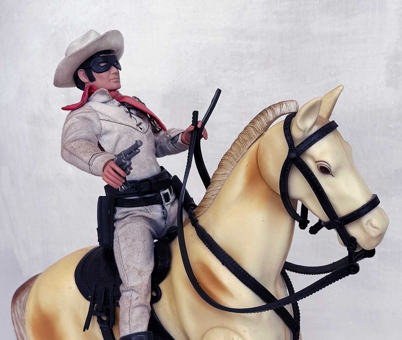 2 Figuras: Mascarilha e Tonto. Anos 60/70.