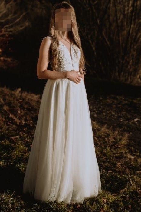 Suknia ślubna z rozcięciem BOHO r. 34/36