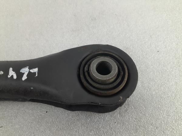 Braço de suspensão trás esquerdo FORD Focus II (DA_)