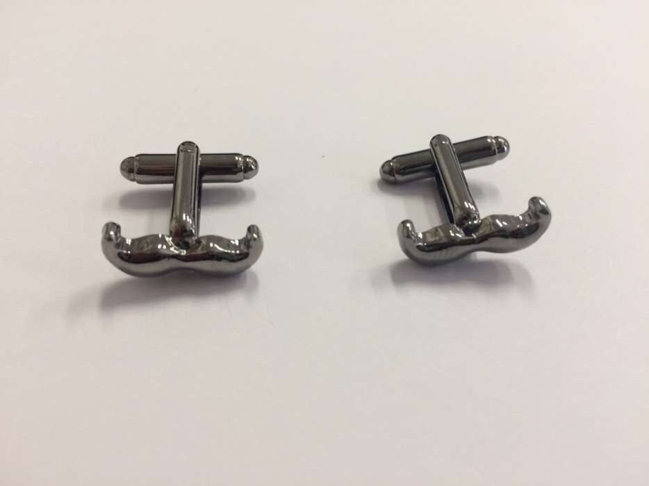 Botões de punho poker | ases | cartas | poste barbearia