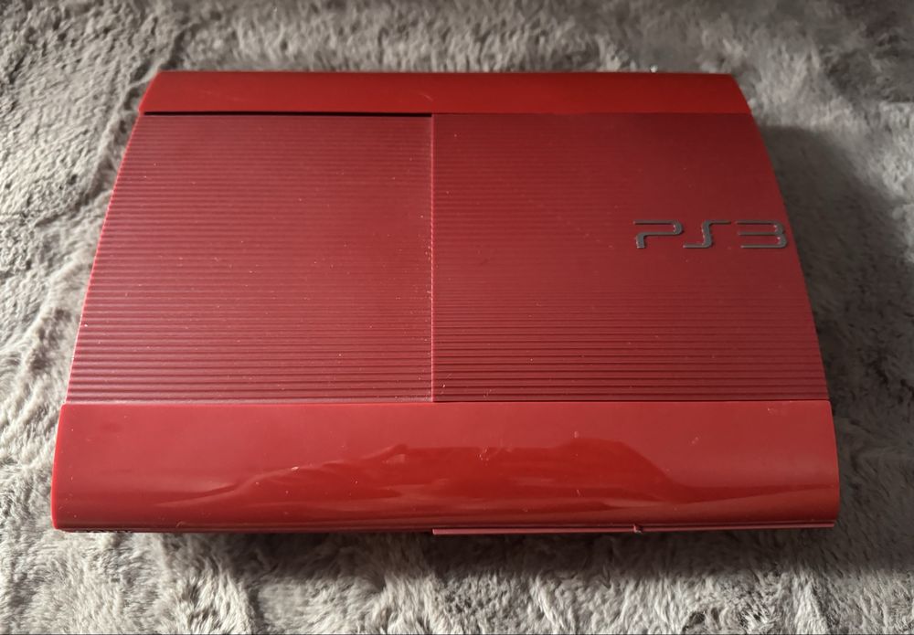 PlayStation 3 Super Slim Vermelha (Garnet Red) 500GB + 2 Comandos Originais | Desbloqueada (HEN)