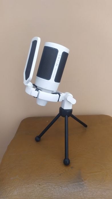 USB-микрофон Fifine A6TW.