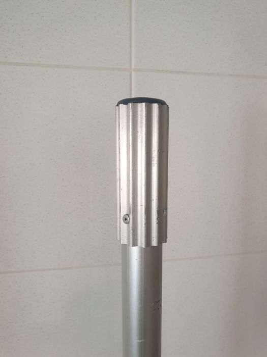 Suportes para Colunas áudio com pouco uso