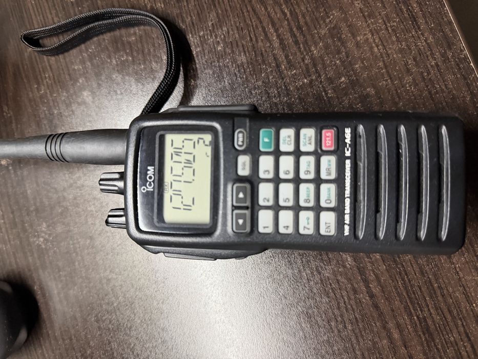 Radiotelefon lotniczy ICOM IC-A6E