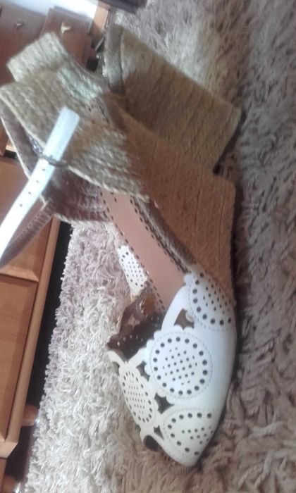 Sandalki damskie na koturnie