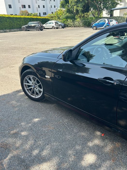 BMW 318 AUTO 2012 excellent
