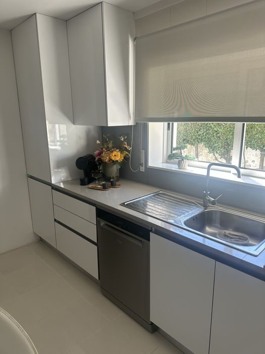 Cozinha branca lacada com eletrodomesticos - pronto a entregar e com entregas grátis