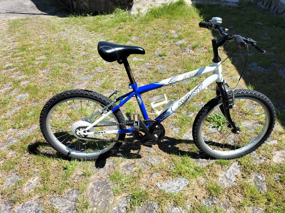Bicicleta para criança em muito bom estado.