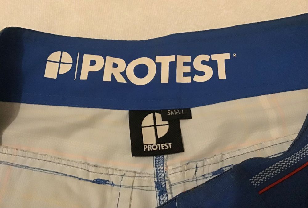Calções marca Protest484627776558878724