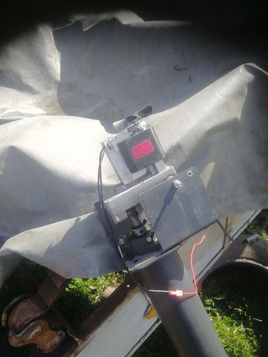 Podajnik ślimakowy do pelletu