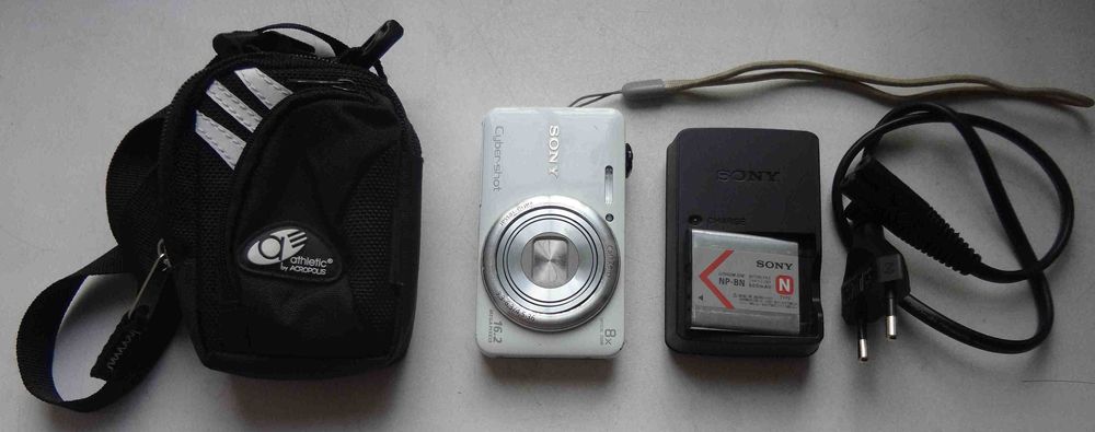 цифровой фотоаппарат Sony Cyber-shot DSC-WX60 с зарядкой и др