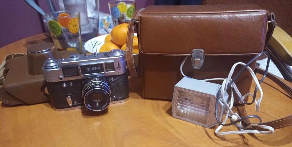 Aparat FED-4 + lampa błyskowa. Stan idealny