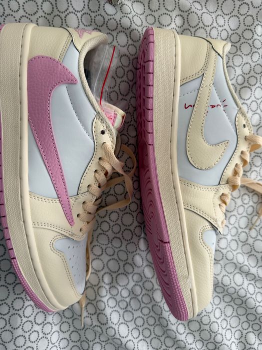 Nike Travis Scott Pink