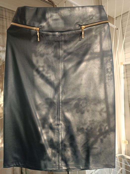 Спідниця із еко-шкіри нова